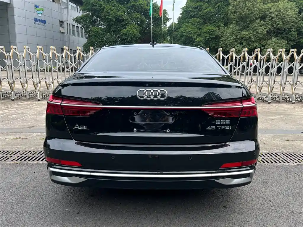 Audi A6L 2025 — фото 5