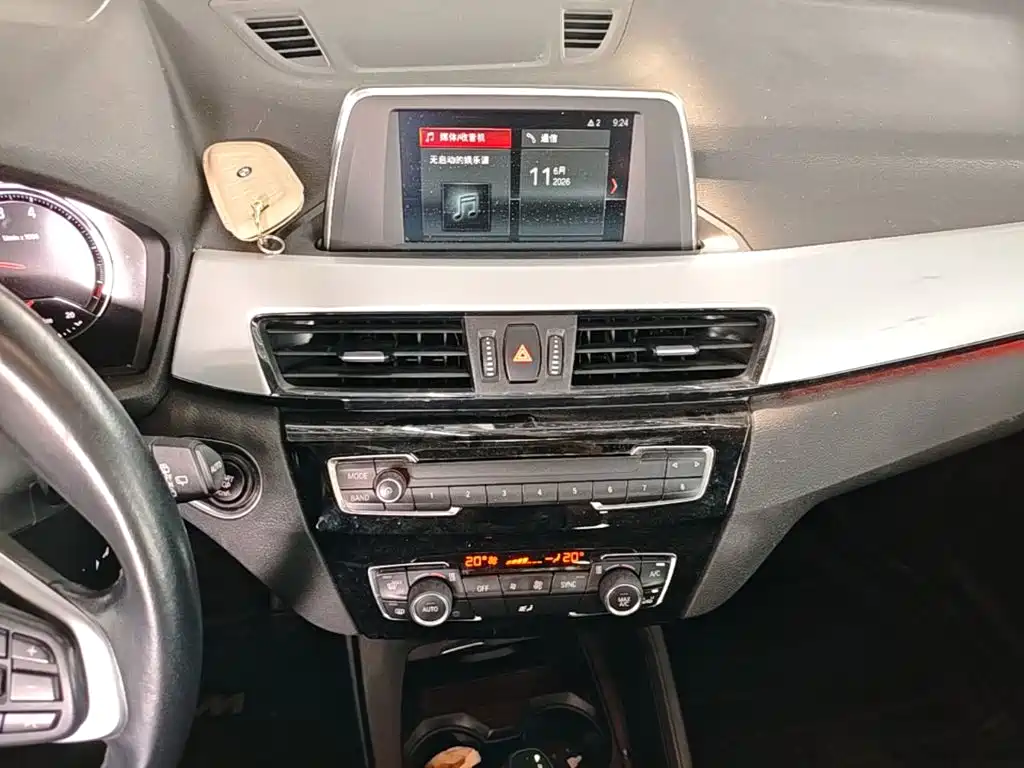 BMW X1 2018 — фото 13