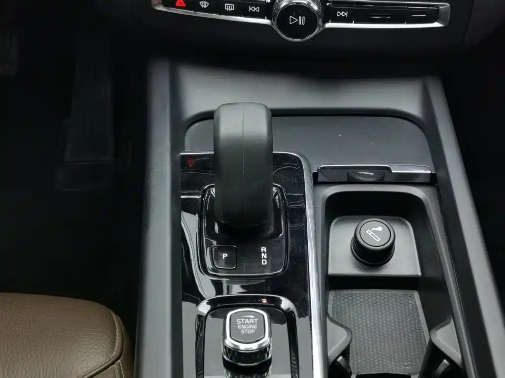 Volvo XC60 2021 — фото 13