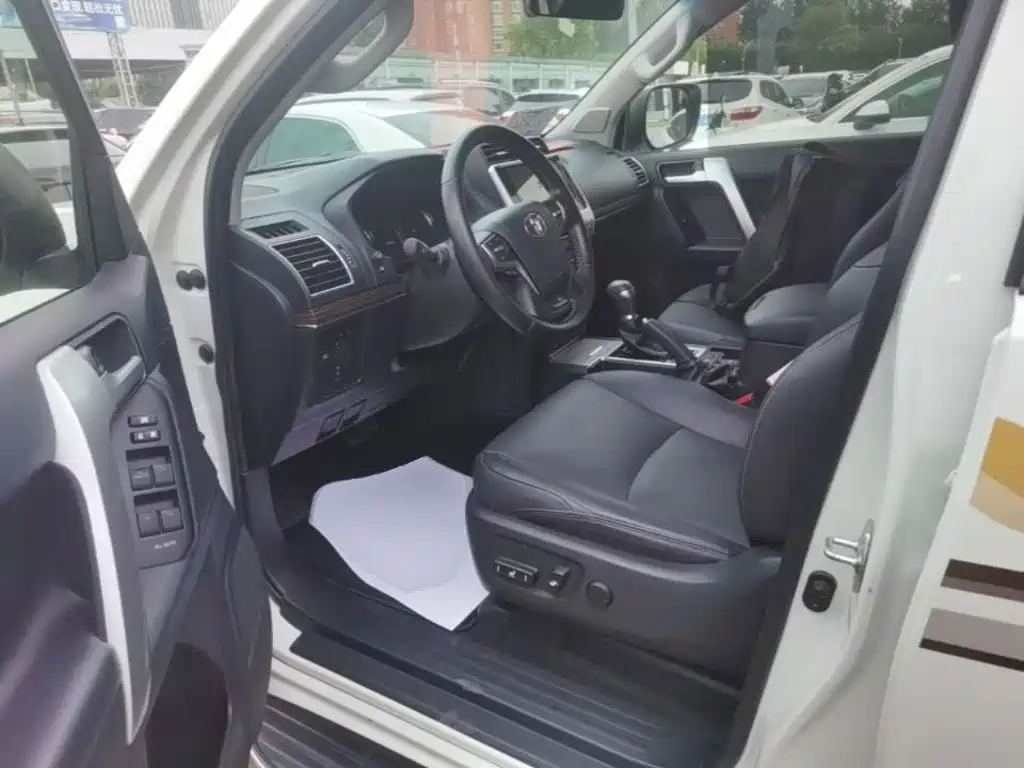 Toyota Prado 2019 — фото 15