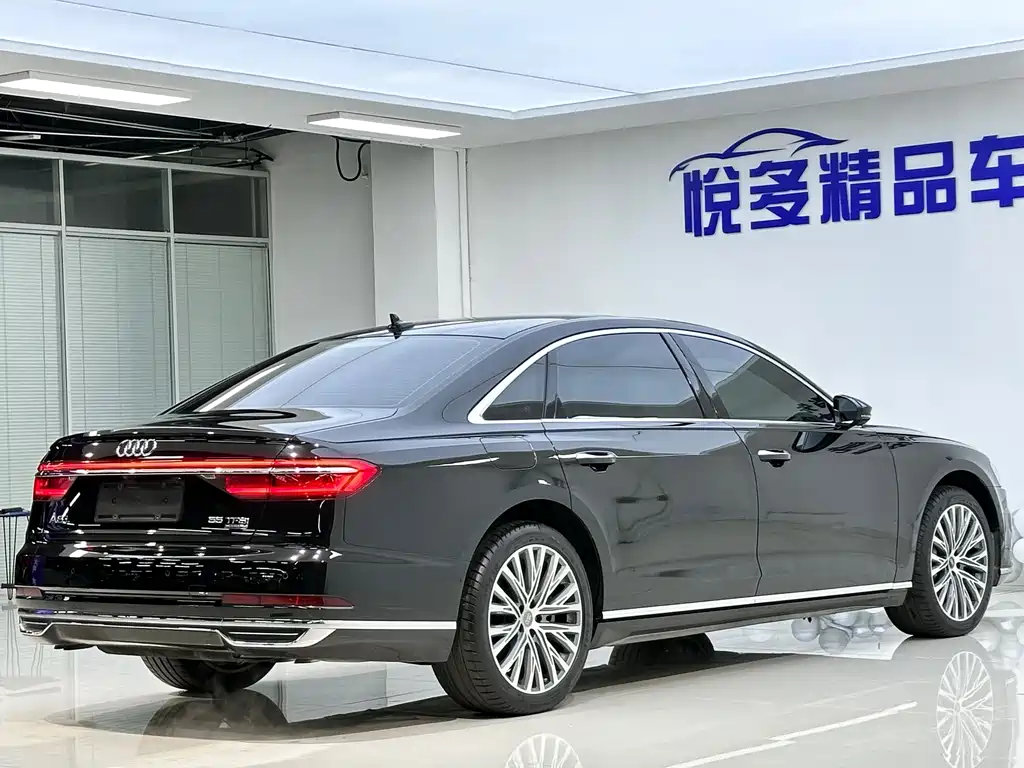 Audi A8 2020 — фото 9