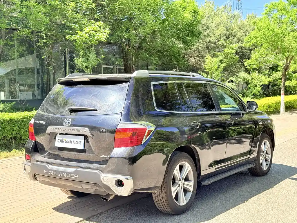 Toyota Highlander 2010 — фото 10
