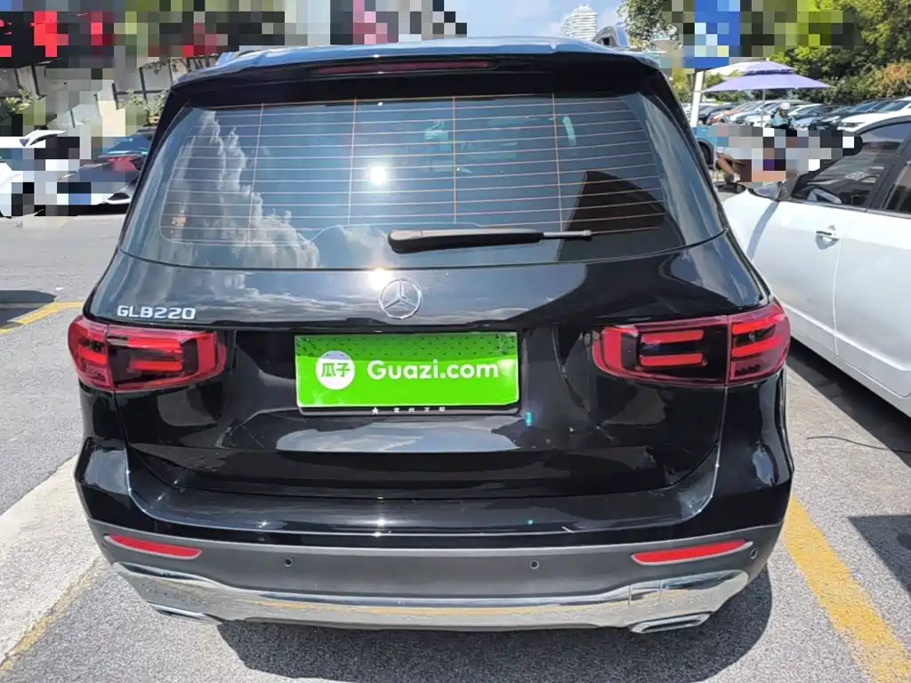 Mercedes-Benz GLB 2024