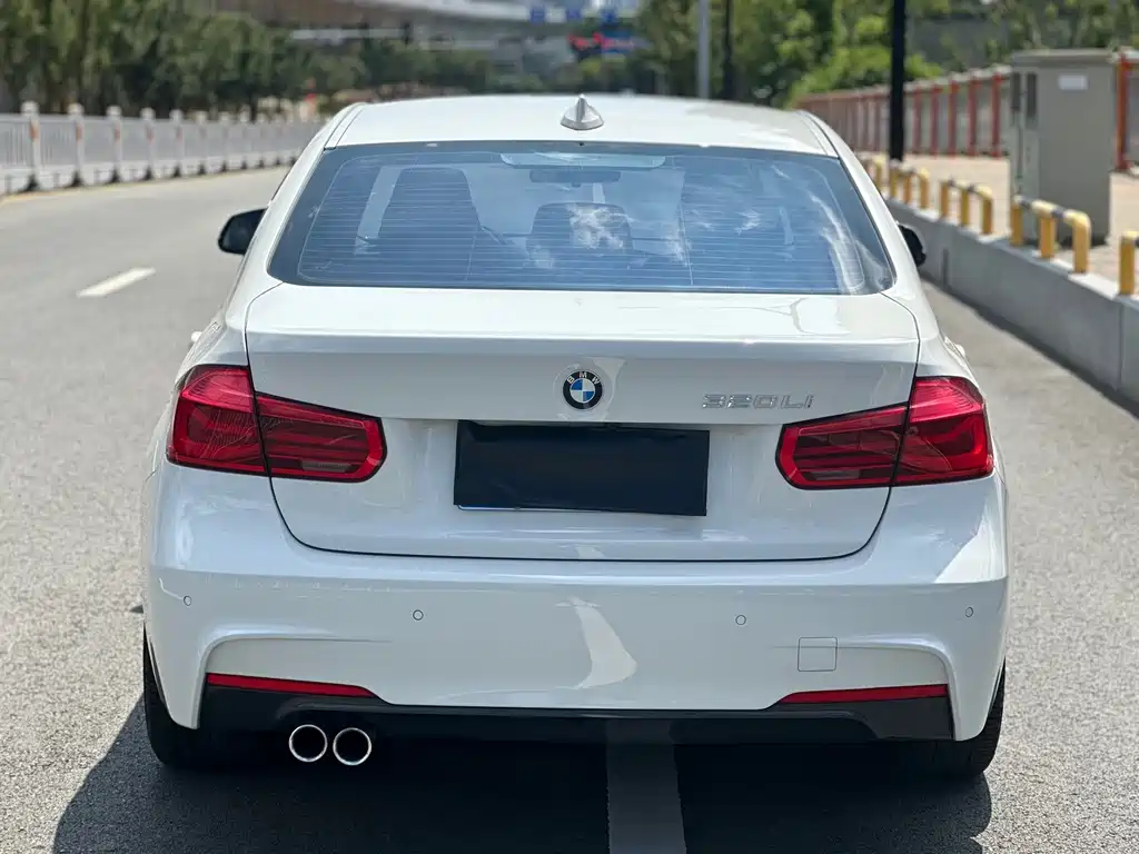 BMW 3 Series 2017 — фото 14