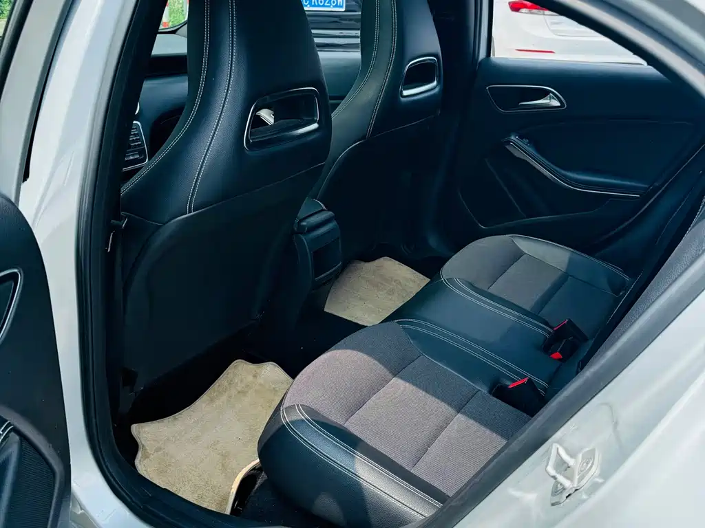 Mercedes-Benz A-Class 2015