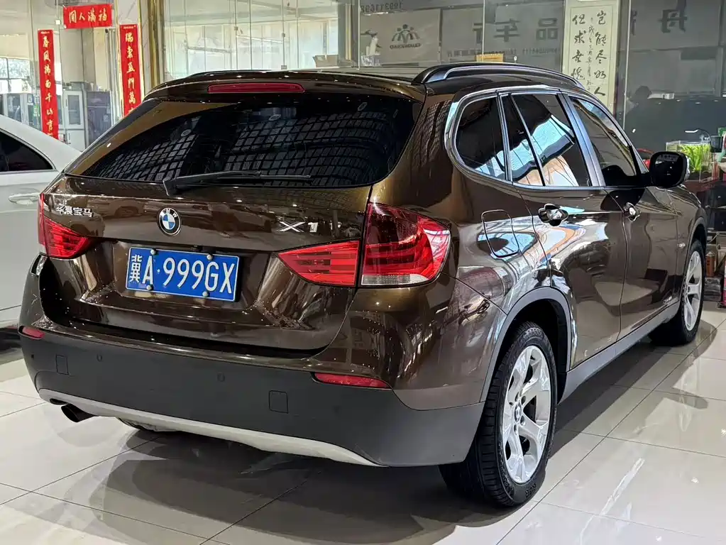 BMW X1 2012 — фото 9