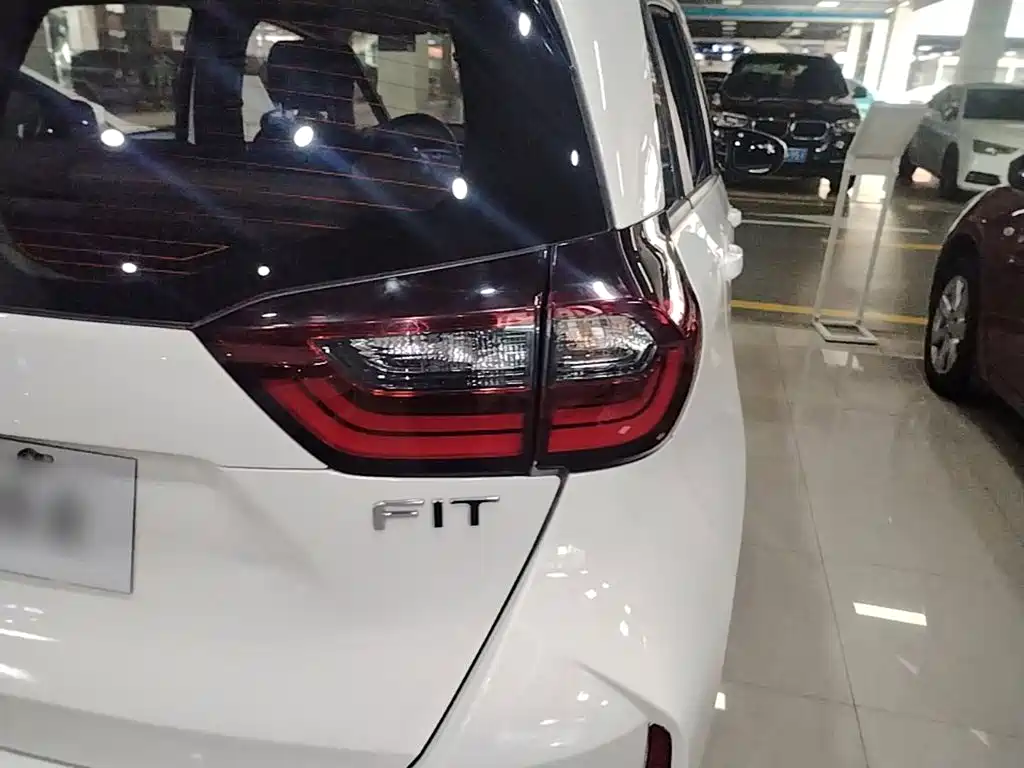 Honda Fit 2023 — фото 8