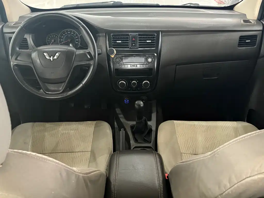 Wuling Rongguang V 2015 — фото 8