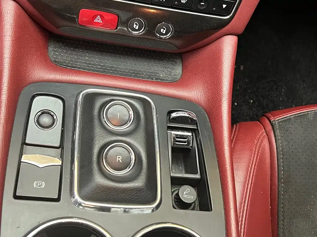 Maserati Granturismo 2013 — фото 12