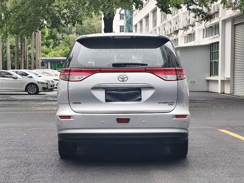 Toyota Previa 2015 — фото 17