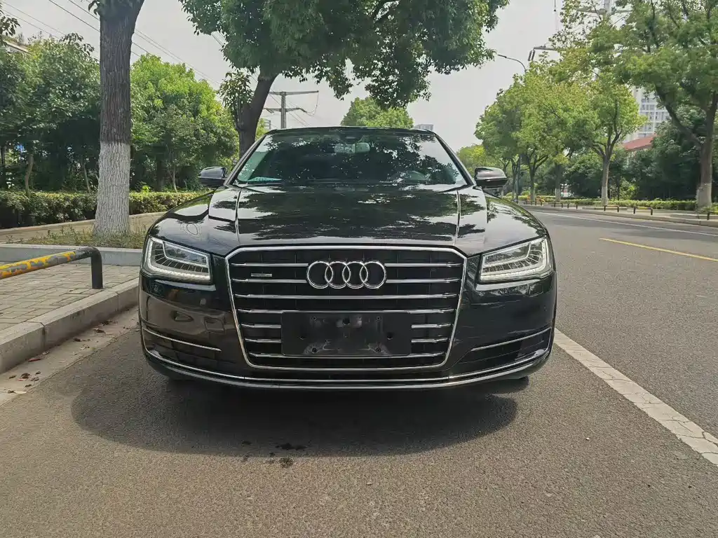 Audi A8 2017 — фото 2
