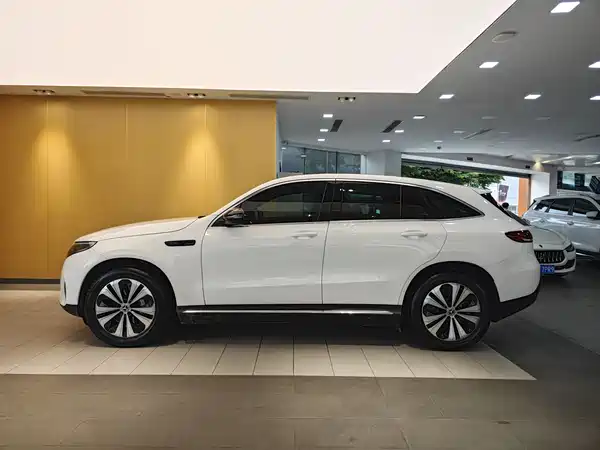 Mercedes-Benz EQC 2020