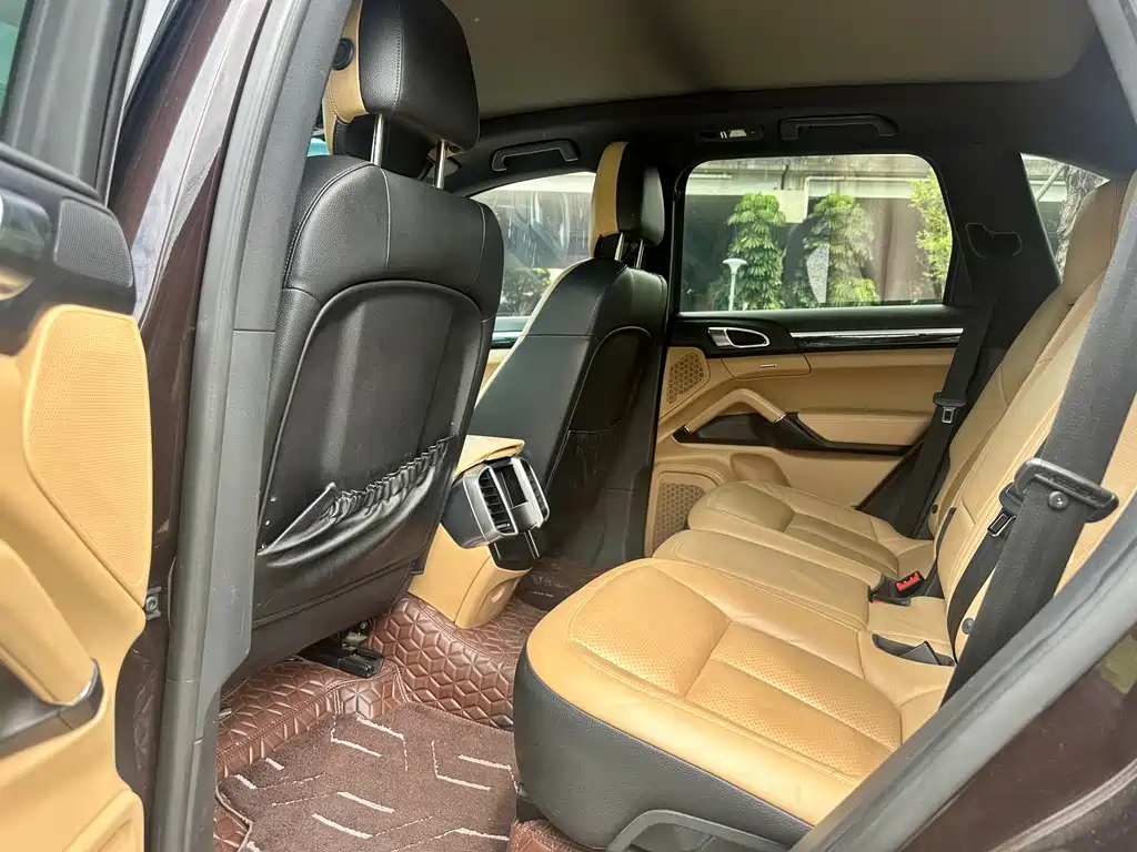 Porsche Cayenne 2017 — фото 15