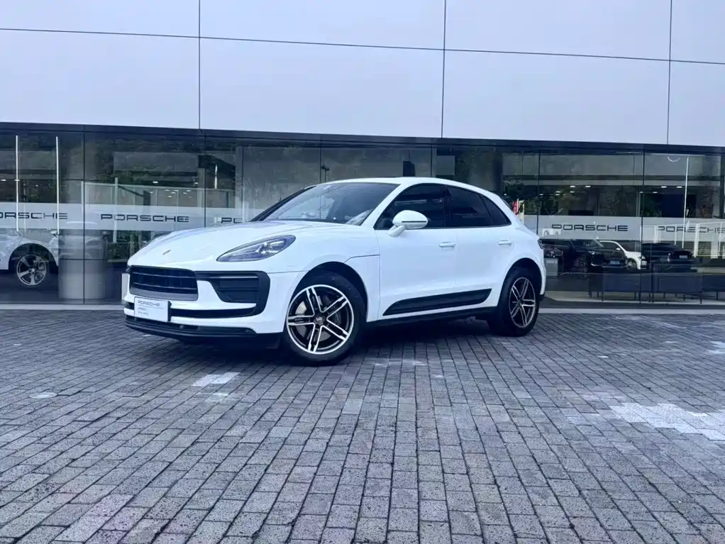 Porsche Macan 2024 — фото 1