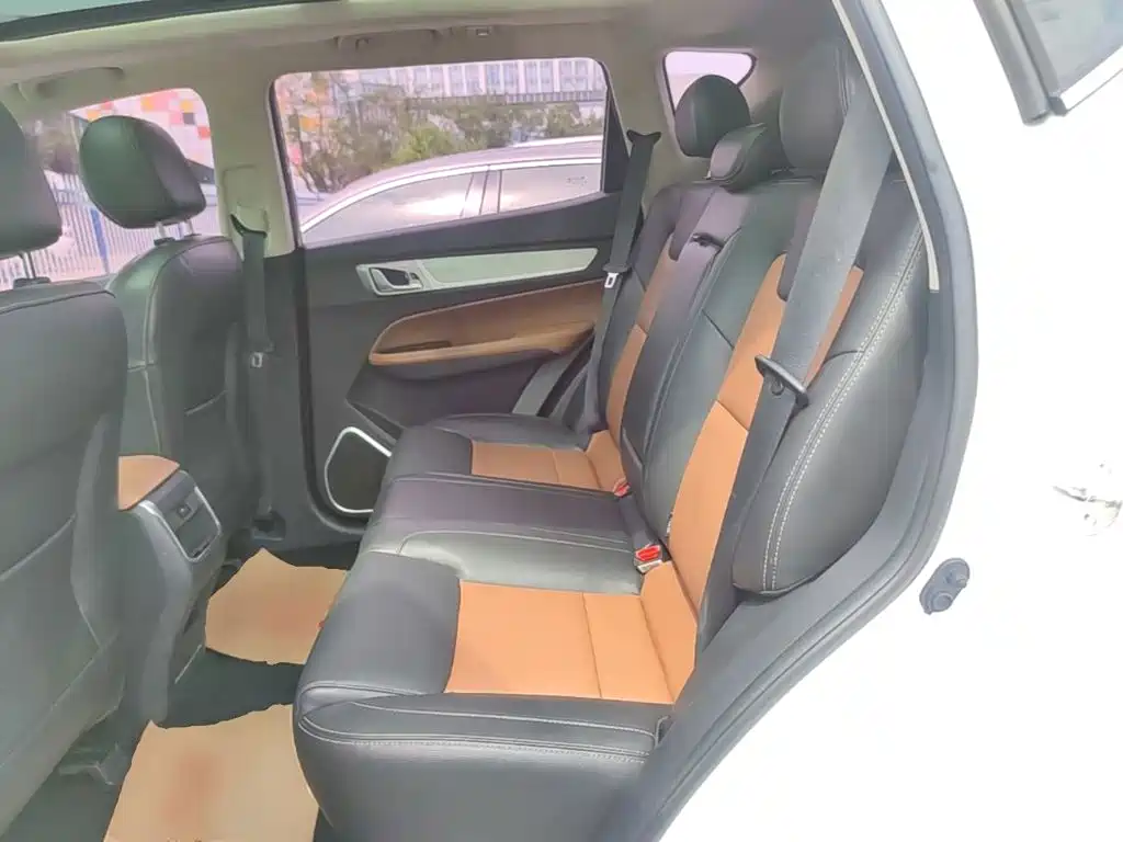 Geely Vision X6 2019 — фото 17