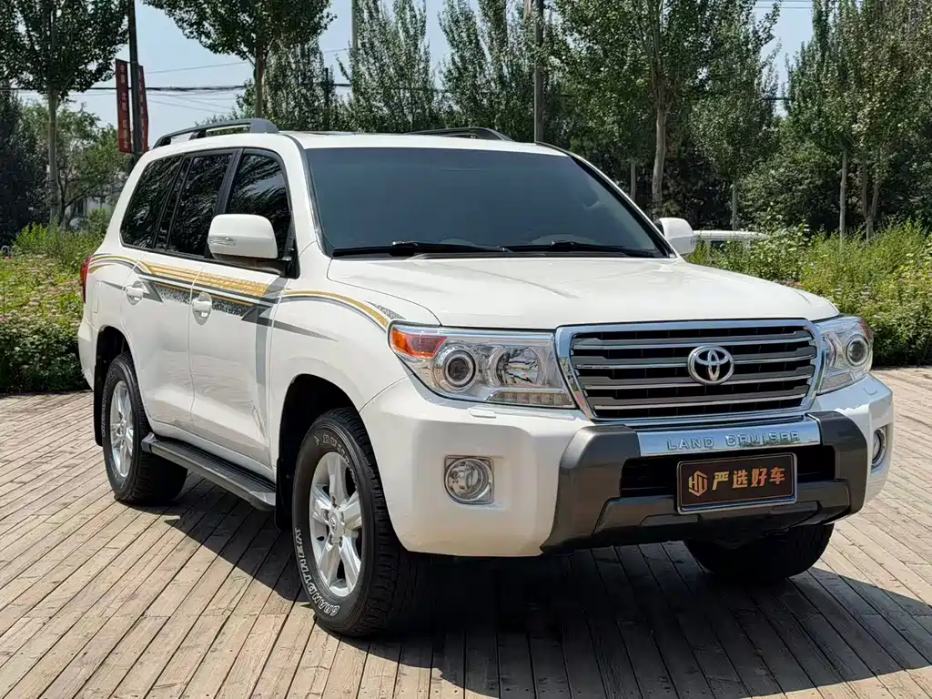 Toyota Land Cruiser 2016 — фото 1