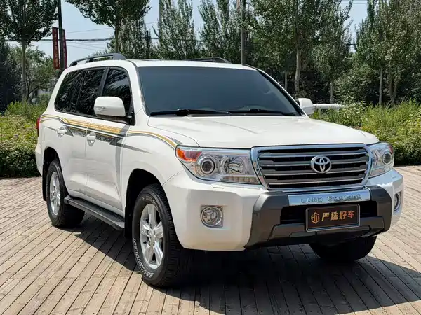 Toyota Land Cruiser 2012