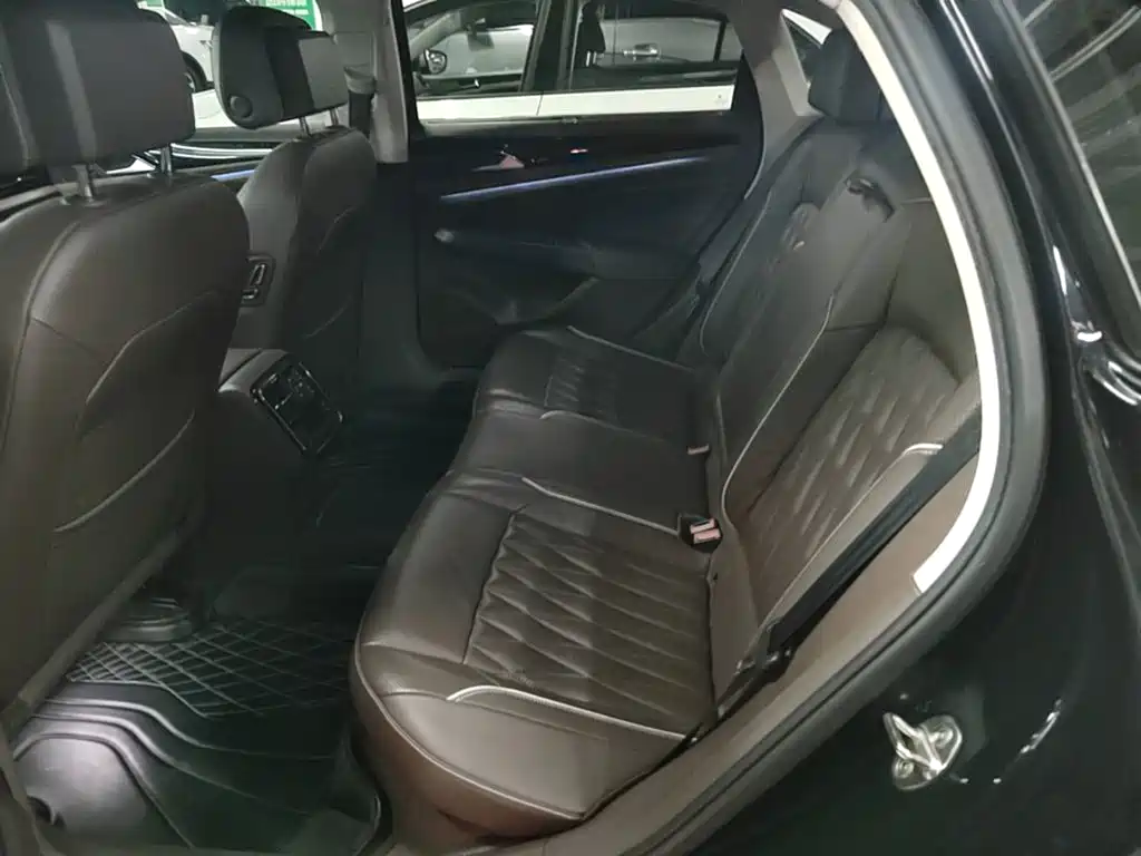 Volkswagen Passat 2018 — фото 17