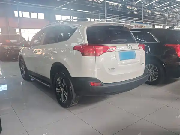 Toyota RAV4 2015