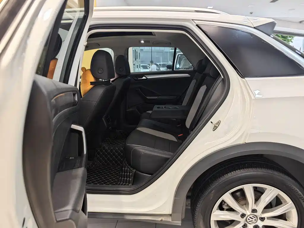 Volkswagen T-Roc 2019 — фото 22