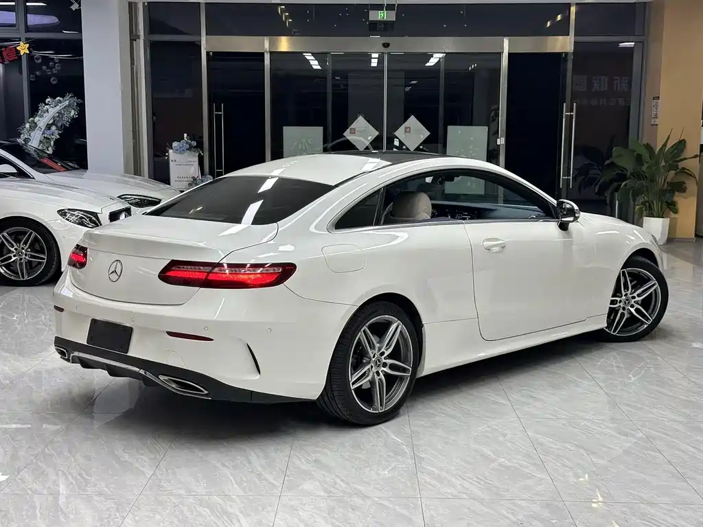 Mercedes-Benz E-Class 2018 — фото 9