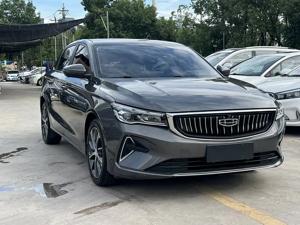 Geely Emgrand 2023