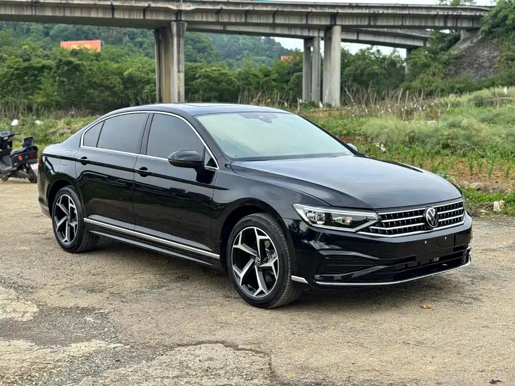 Volkswagen Magotan 2025