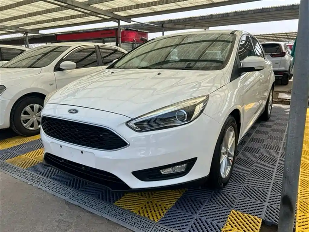 Ford Focus 2018 — фото 1