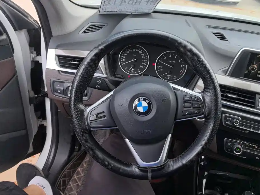 BMW X1 2017 — фото 15