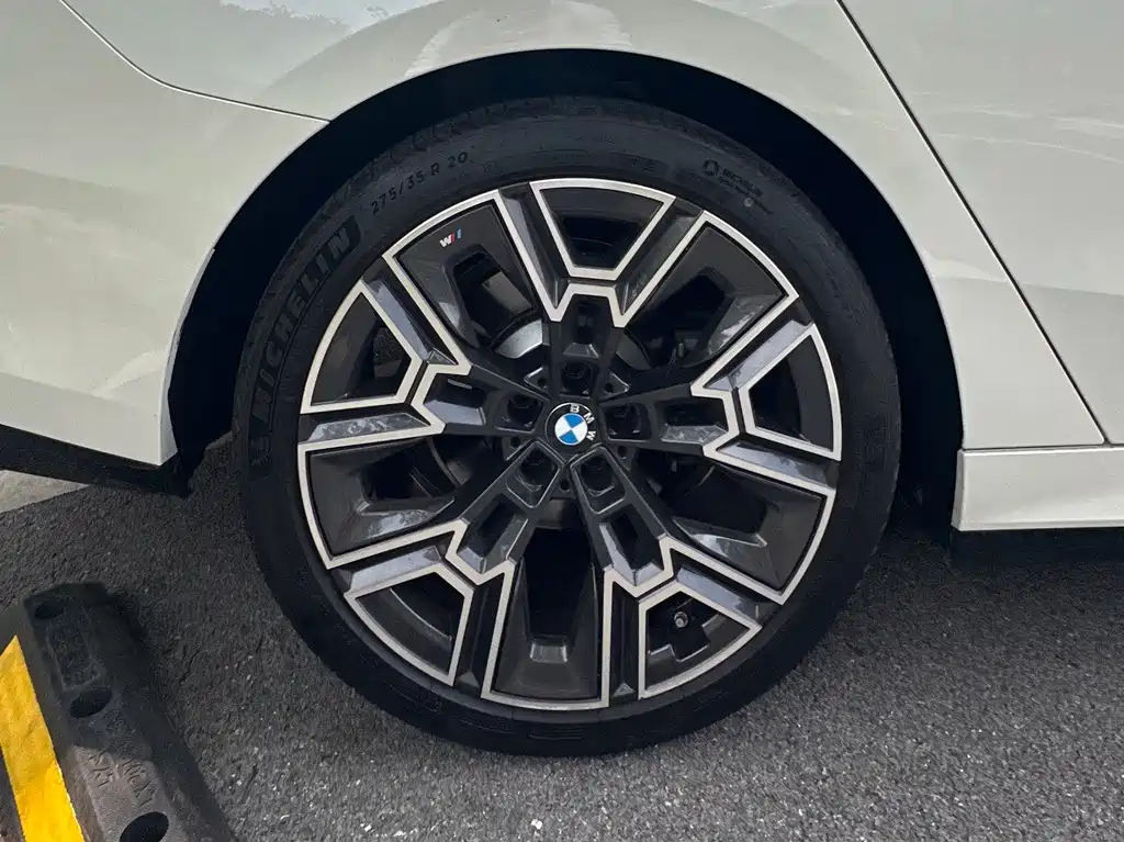 BMW 5 Series 2025
