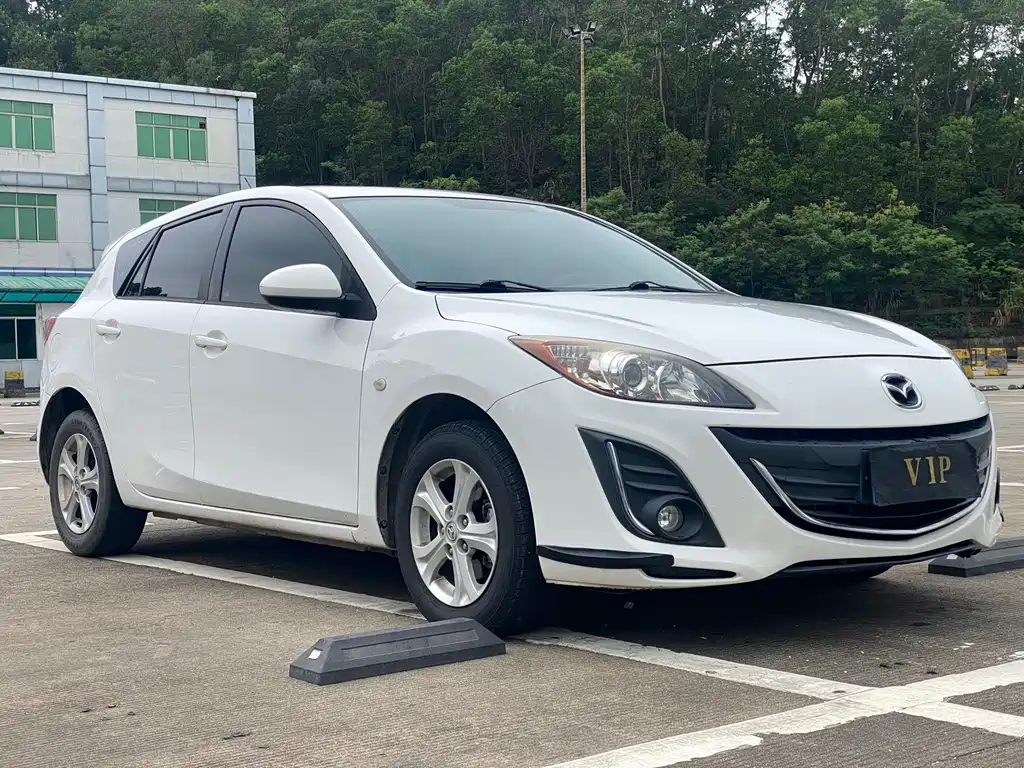Mazda 3 Xingcheng 2015 — фото 3