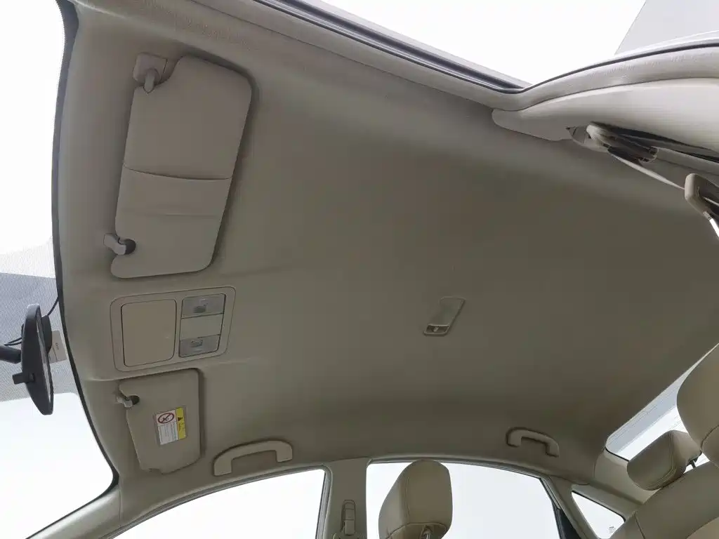 Nissan Sylphy 2014 — фото 14