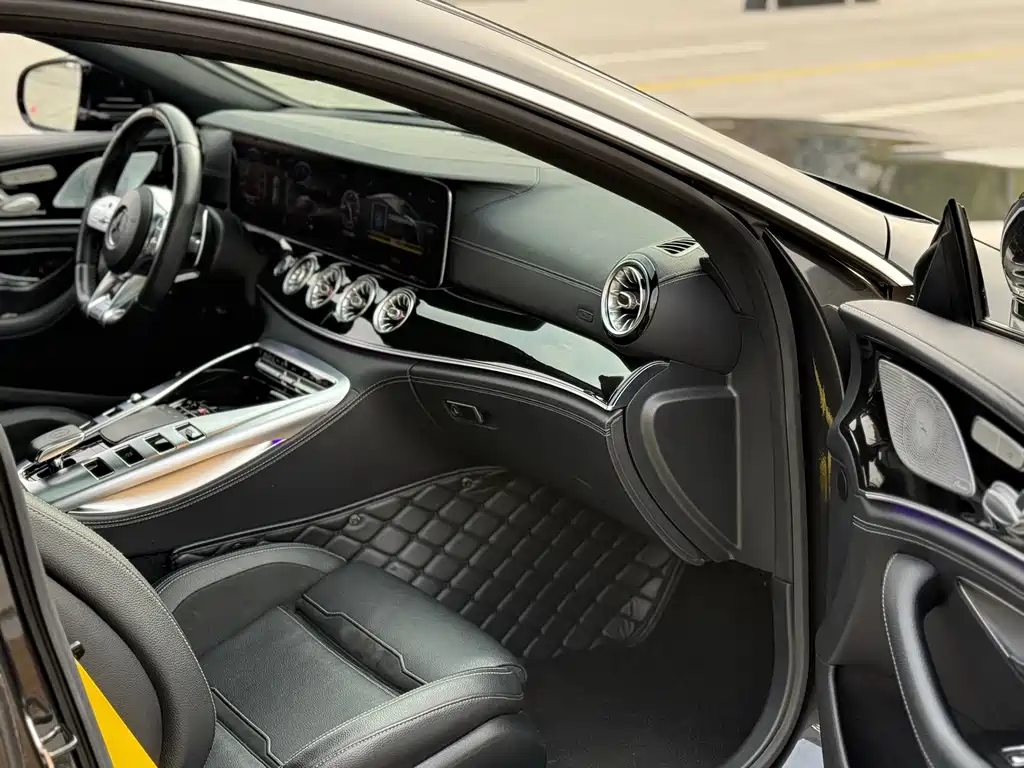 Mercedes-Benz AMG GT 2020 — фото 11
