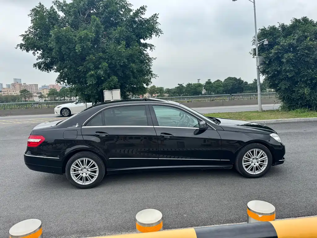 Mercedes-Benz E-Class 2012