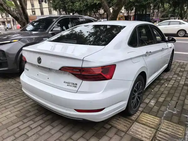 Volkswagen Sagitar 2019