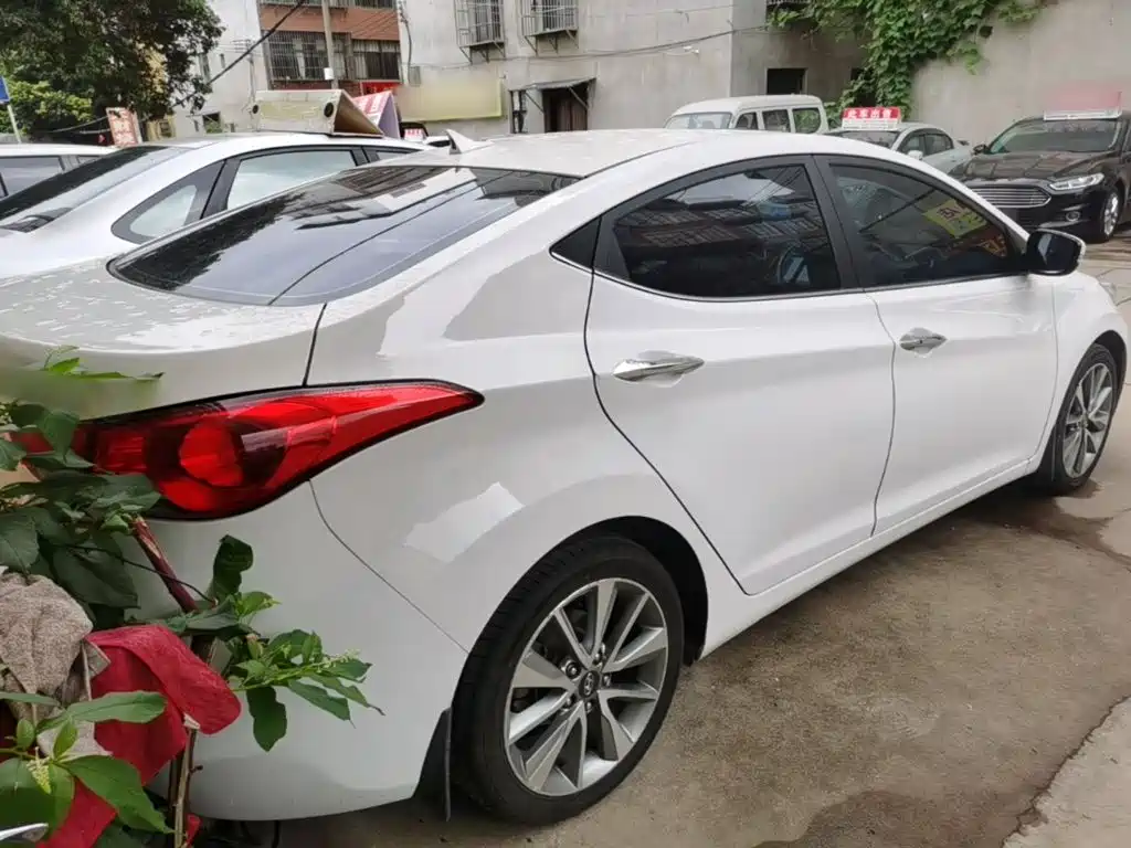 Hyundai Elantra Langdong 2015 — фото 7