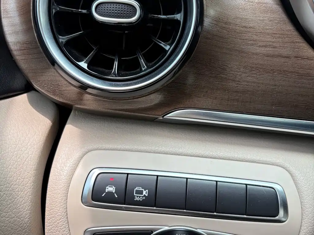 Mercedes-Benz V-Class 2022 — фото 12