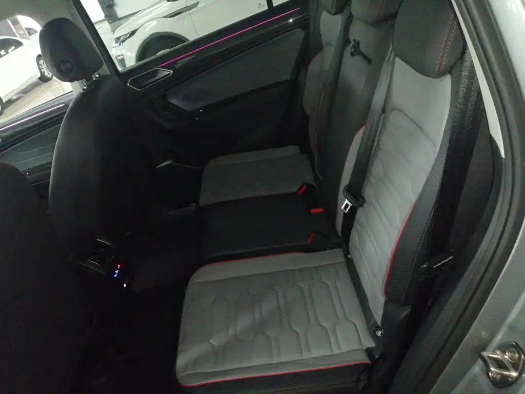 Volkswagen Tiguan L PHEV 2021 — фото 17