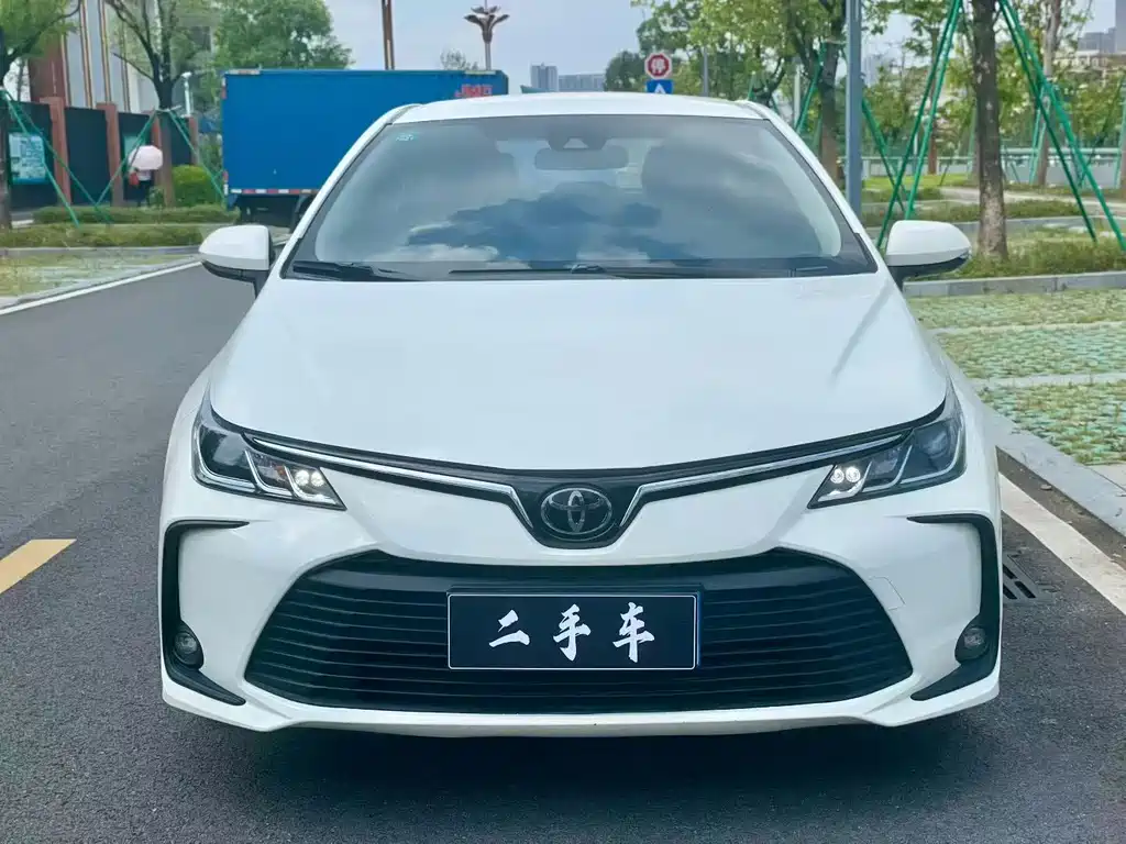 Toyota Corolla 2019 — фото 2