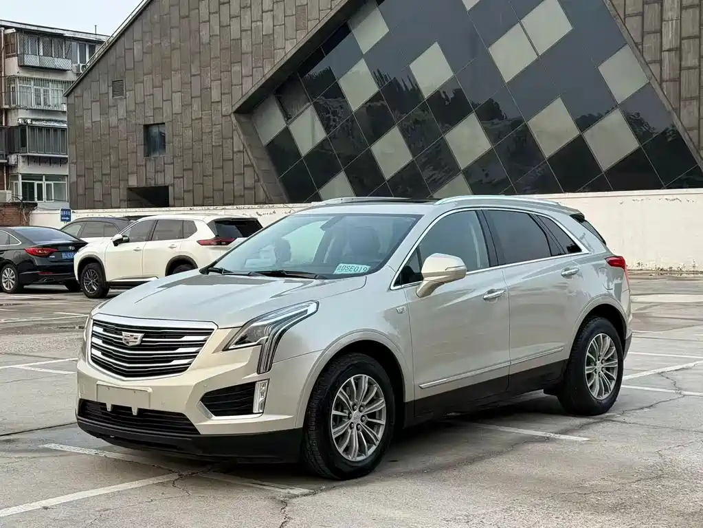 Cadillac XT5 2016 — фото 1