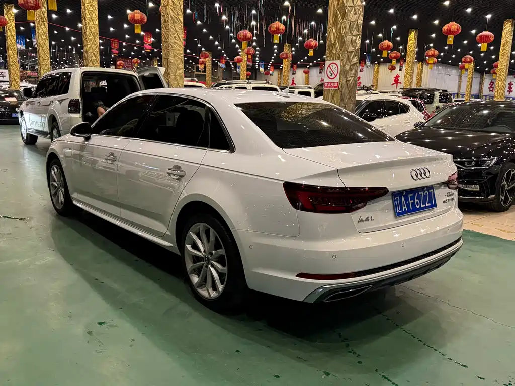Audi A4L 2018