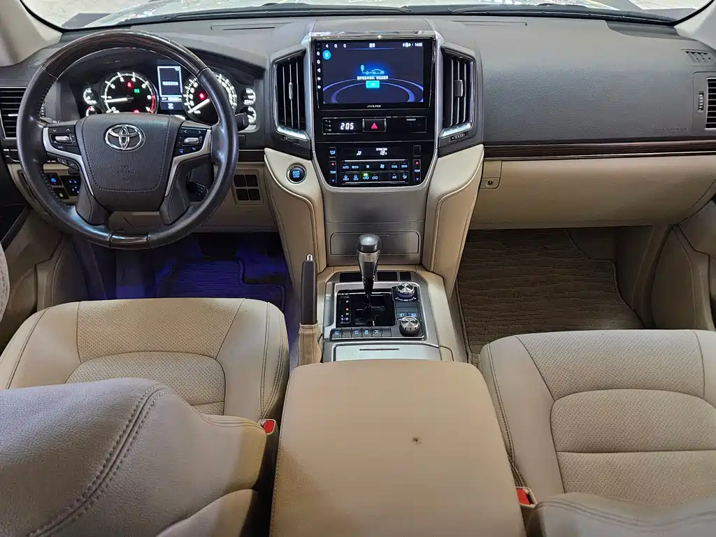 Toyota Land Cruiser 2020 — фото 13