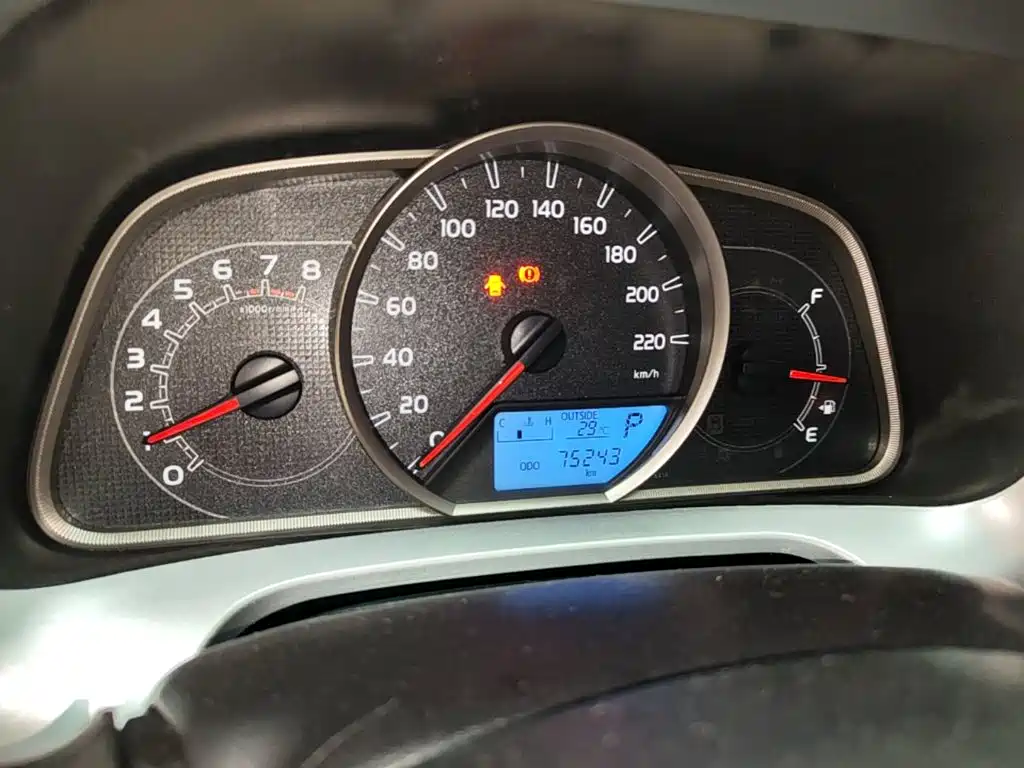 Toyota RAV4 2018 — фото 12