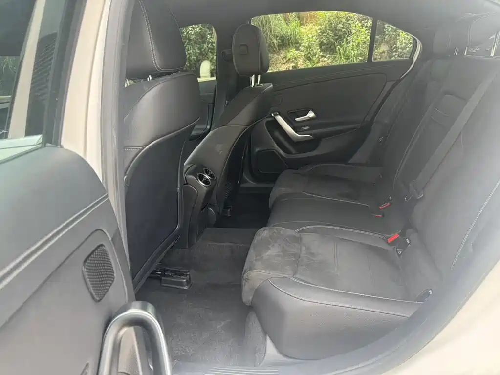 Mercedes-Benz A-Class 2020 — фото 11
