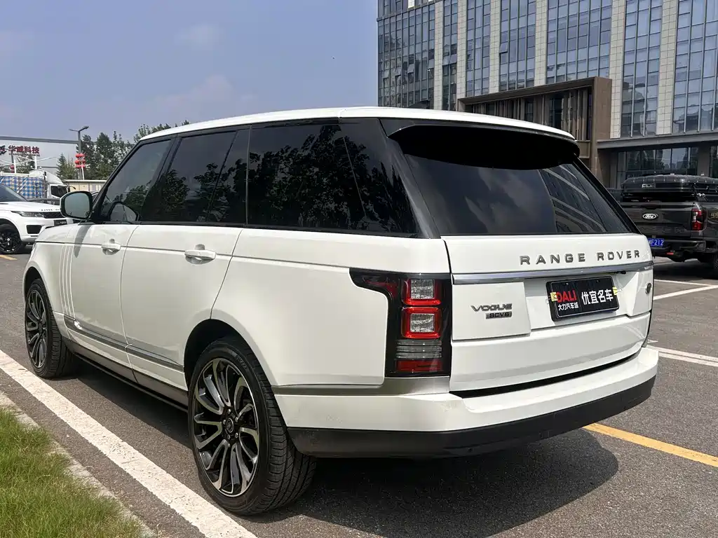 Land Rover Range Rover 2018 — фото 15