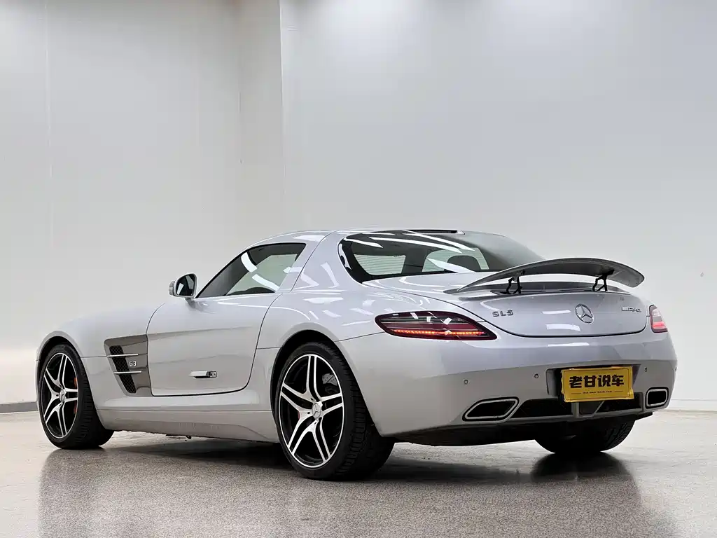 Mercedes-Benz SLS AMG 2011 — фото 12