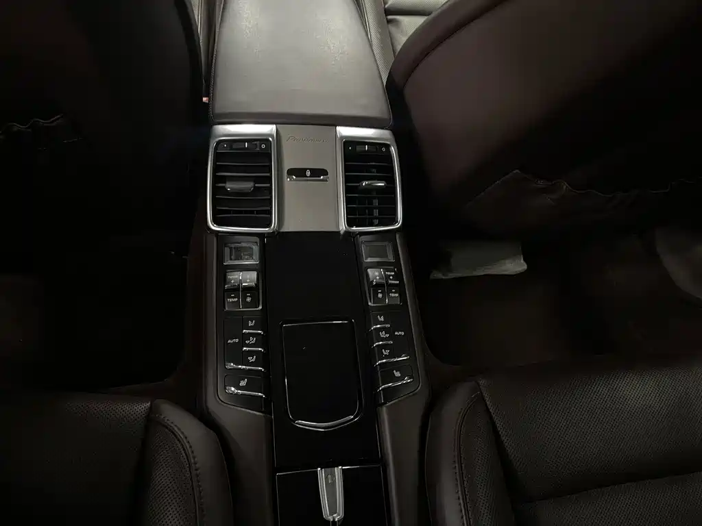 Porsche Panamera 2014 — фото 12