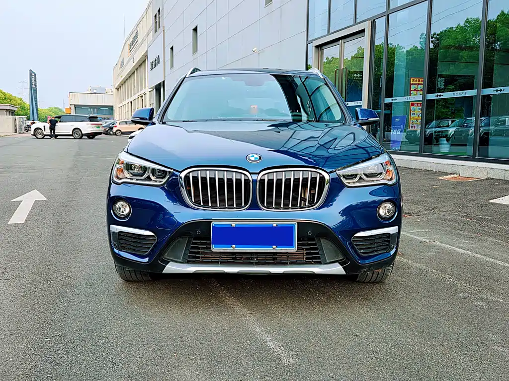 BMW X1 2018 — фото 1