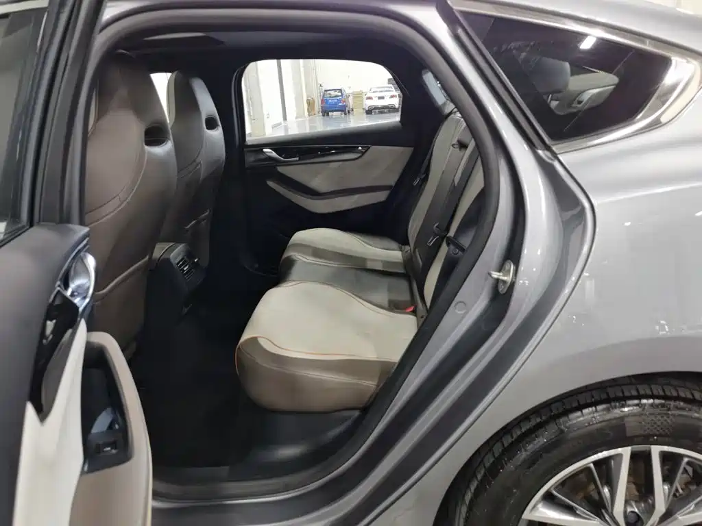 BYD Qin PLUS 2023 — фото 15
