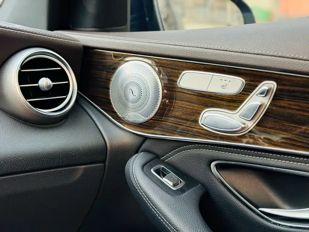 Mercedes-Benz GLC 2018 — фото 16